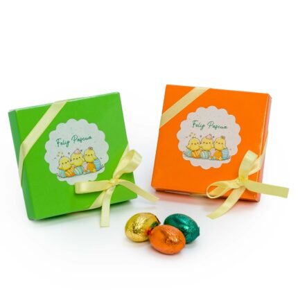 Estuche decorativo en colores naranja y verde con diseño.