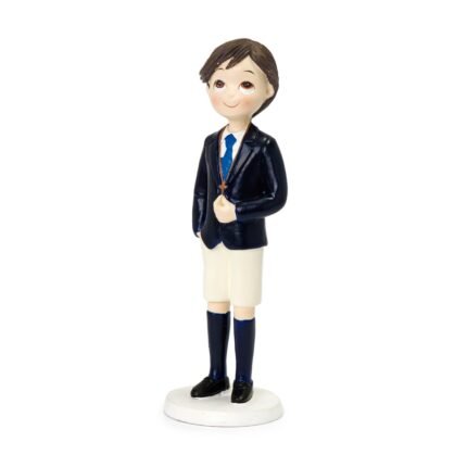 La figura mide 16cm de alto y 5cm de ancho
